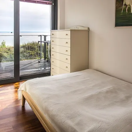 Apartament Nad Zatoka * ヤスタルニャ
