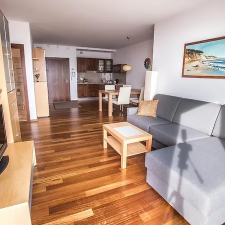 アパート Apartament Nad Zatoka ヤスタルニャ